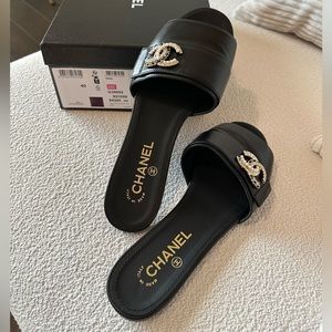 SOLD! Chanel 23C black leather mule flat sandal Gold and silver CC logo Size 40